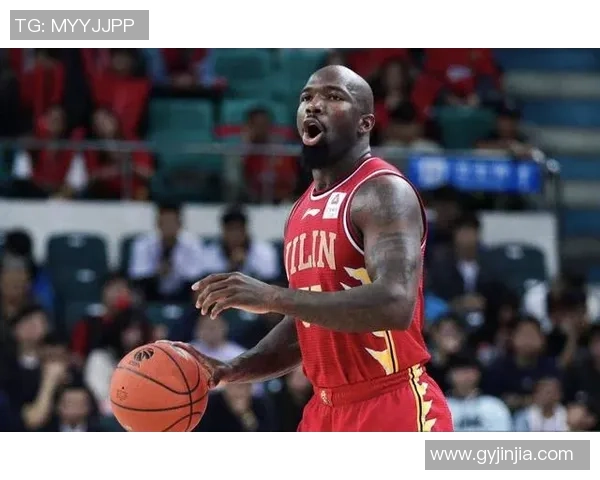 上海篮球队灵活性引发热议球迷与专家观点大碰撞